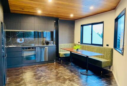 Queenstown home with stunning views and space for the family - Queenstown, New Zealand