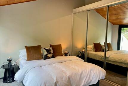 Queenstown home with stunning views and space for the family - Queenstown, New Zealand