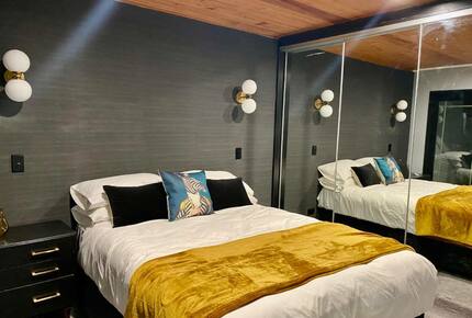 Queenstown home with stunning views and space for the family - Queenstown, New Zealand