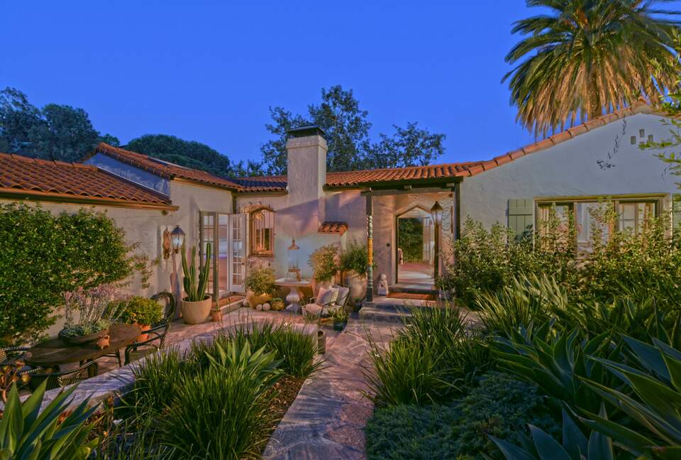 Stunning Hollywood Hills Oasis - Los Angeles, California