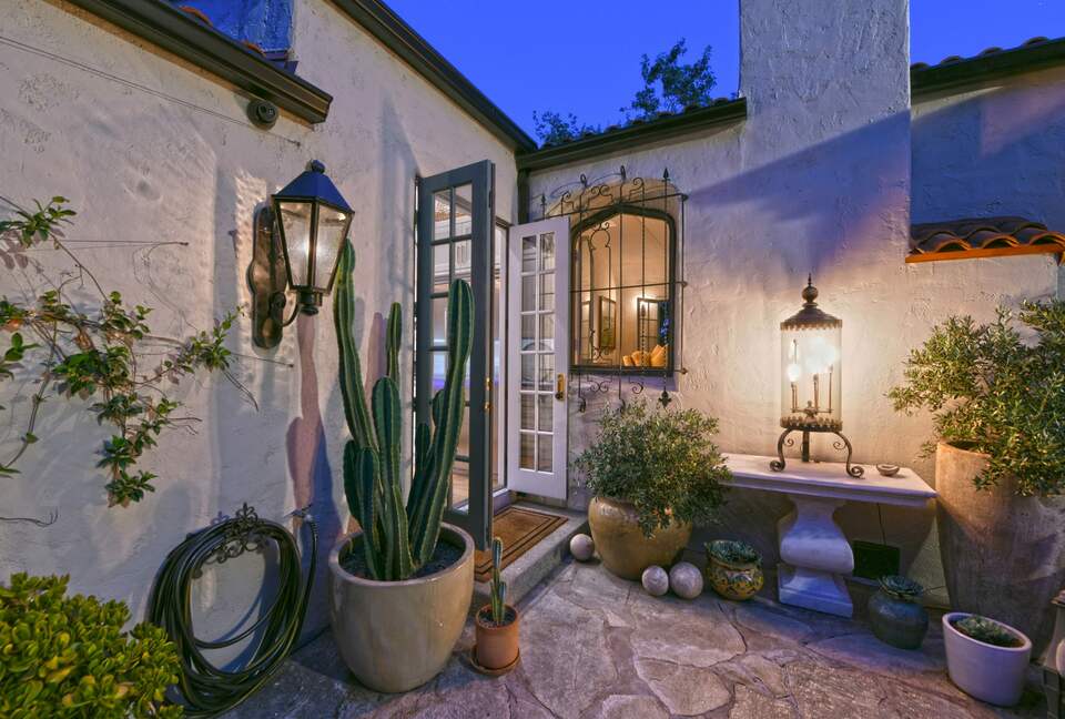 Stunning Hollywood Hills Oasis - Los Angeles, California