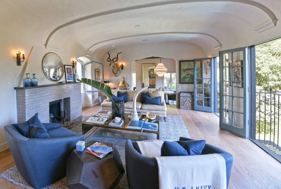 Stunning Hollywood Hills Oasis - Los Angeles, California