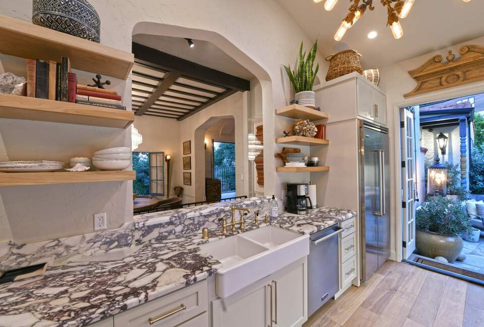 Stunning Hollywood Hills Oasis - Los Angeles, California