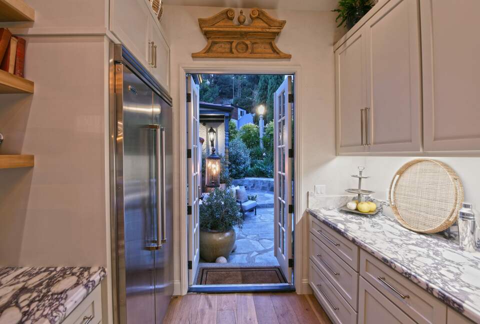 Stunning Hollywood Hills Oasis - Los Angeles, California