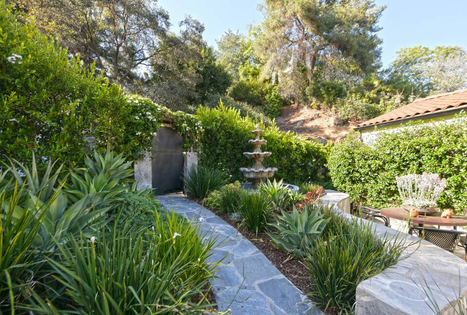 Stunning Hollywood Hills Oasis - Los Angeles, California