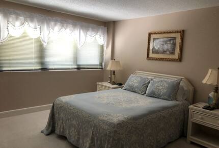 Beautiful Oceanfront Getaway - 200 Steps from Bed to Beach - Pawleys Island, South Carolina