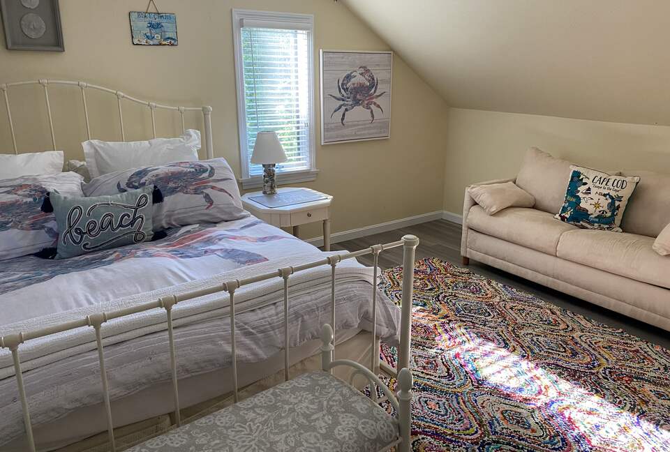 Upstairs Bedroom - King with pull out double sofa