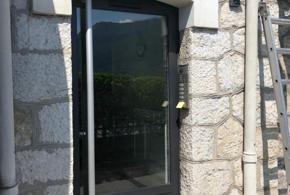 Lake Annecy Villa With Stunning Views and Private Beach - Annecy, France