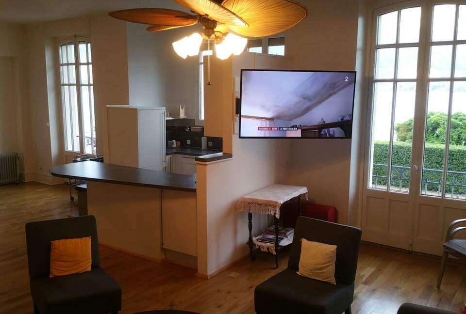 Lake Annecy Villa With Stunning Views and Private Beach - Annecy, France