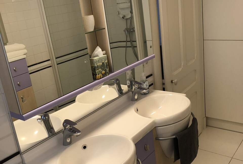 Lake Annecy Villa With Stunning Views and Private Beach - Annecy, France