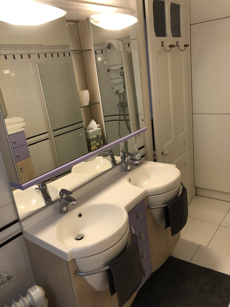 Lake Annecy Villa With Stunning Views and Private Beach - Annecy, France