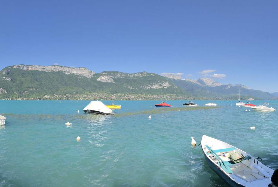Lake Annecy Villa With Stunning Views and Private Beach - Annecy, France