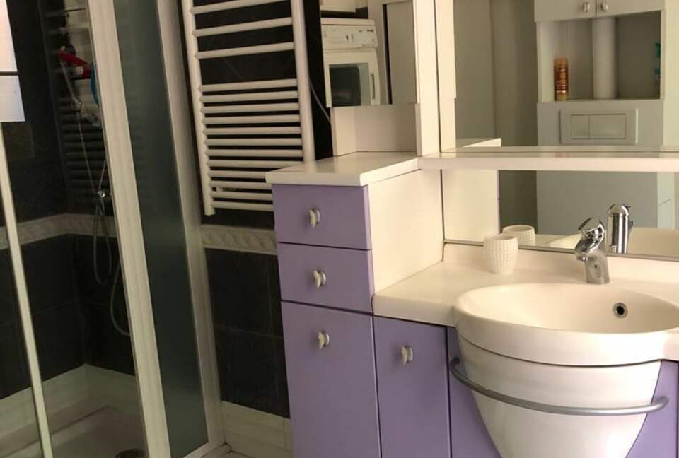 Lake Annecy Villa With Stunning Views and Private Beach - Annecy, France