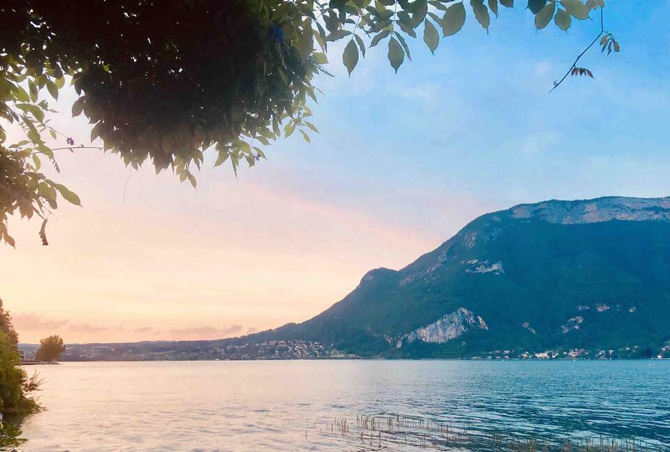 Lake Annecy Villa With Stunning Views and Private Beach - Annecy, France