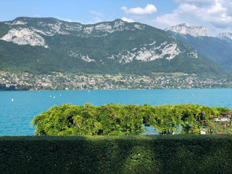 Lake Annecy Villa With Stunning Views and Private Beach - Annecy, France
