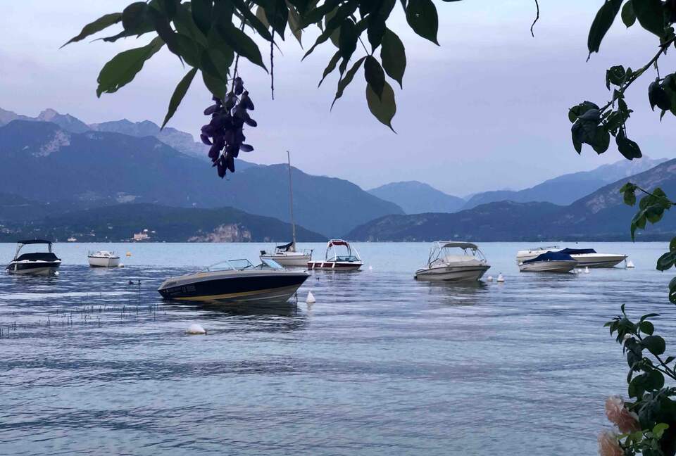 Lake Annecy Villa With Stunning Views and Private Beach - Annecy, France