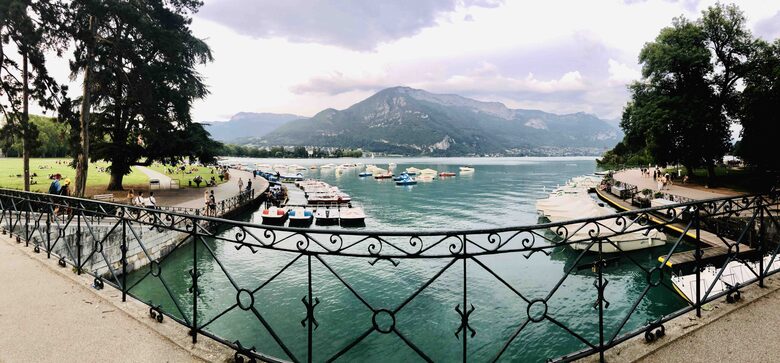 Lake Annecy Villa With Stunning Views and Private Beach - Annecy, France