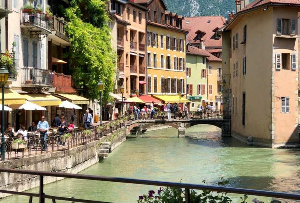 Lake Annecy Villa With Stunning Views and Private Beach - Annecy, France