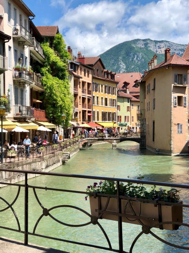 Lake Annecy Villa With Stunning Views and Private Beach - Annecy, France