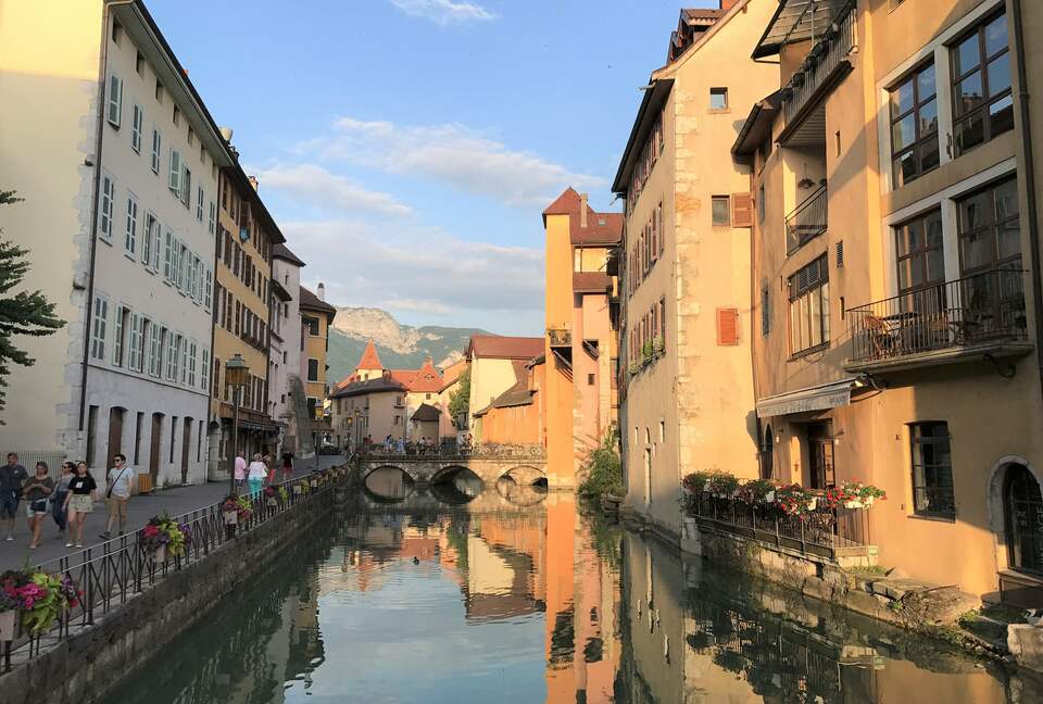 Lake Annecy Villa With Stunning Views and Private Beach - Annecy, France