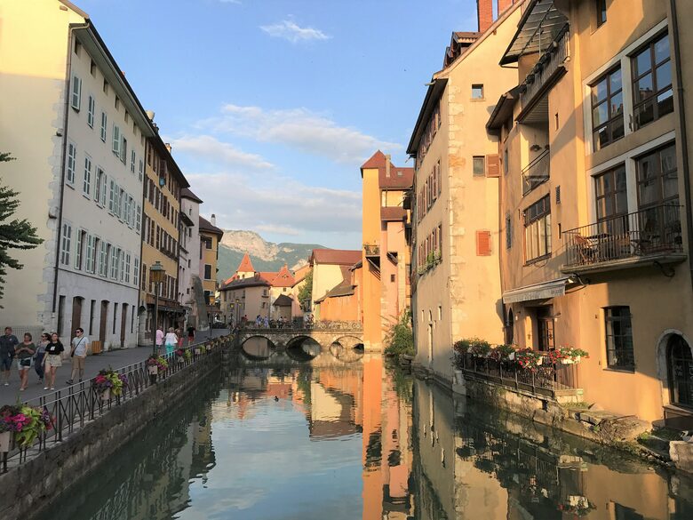 Lake Annecy Villa With Stunning Views and Private Beach - Annecy, France