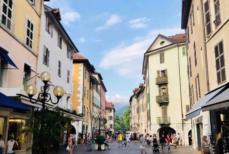 Lake Annecy Villa With Stunning Views and Private Beach - Annecy, France