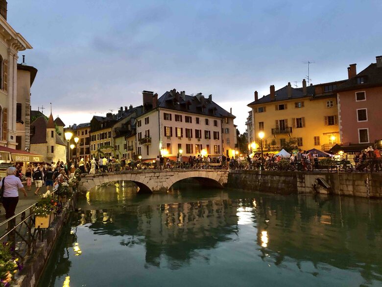 Lake Annecy Villa With Stunning Views and Private Beach - Annecy, France