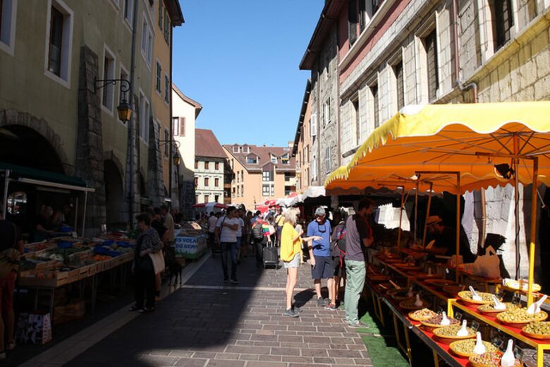 Lake Annecy Villa With Stunning Views and Private Beach - Annecy, France