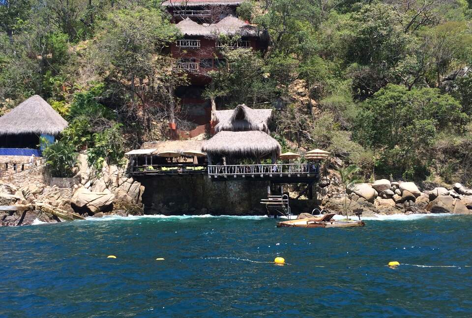 Restaurant. Access by boat.