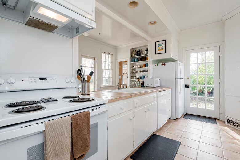 Waterfront Ferry Bridge House - Easton, Maryland