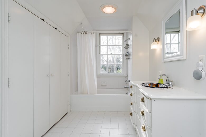 Waterfront Ferry Bridge House - Easton, Maryland