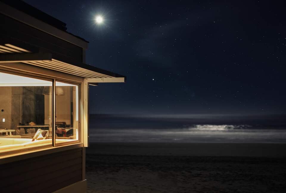 Contemporary Ocean Front Home - Stinson Beach, California