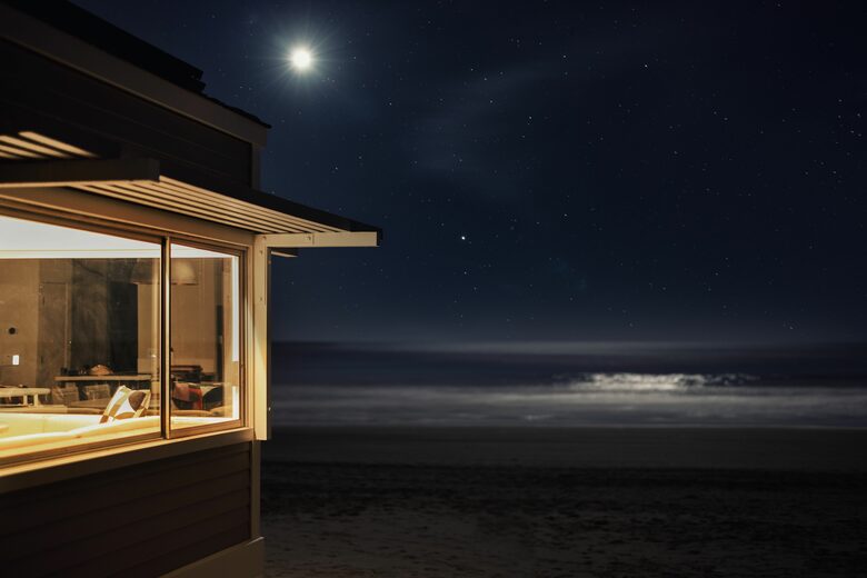 Contemporary Ocean Front Home - Stinson Beach, California