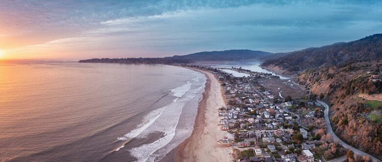 Contemporary Ocean Front Home - Stinson Beach, California