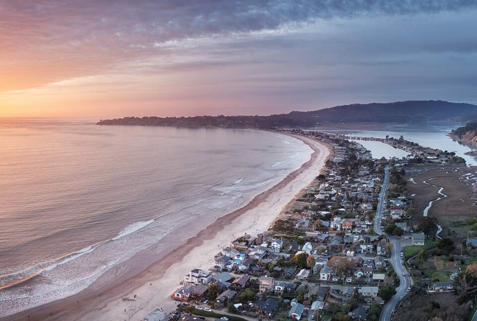 Contemporary Ocean Front Home - Stinson Beach, California
