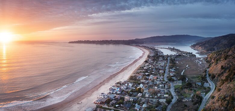 Contemporary Ocean Front Home - Stinson Beach, California