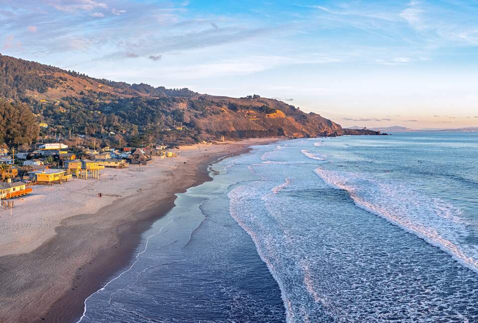 Contemporary Ocean Front Home - Stinson Beach, California