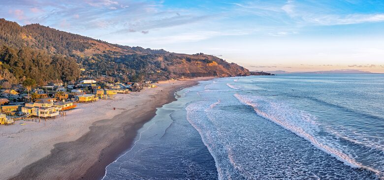 Contemporary Ocean Front Home - Stinson Beach, California