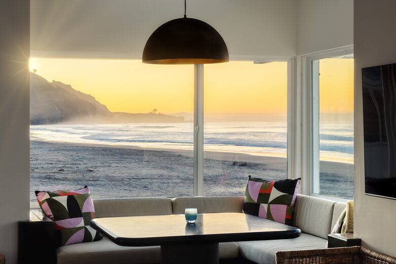 Contemporary Ocean Front Home - Stinson Beach, California