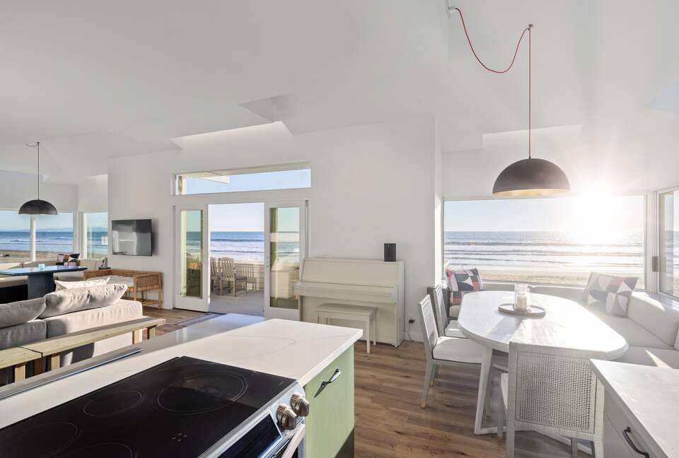 Contemporary Ocean Front Home - Stinson Beach, California