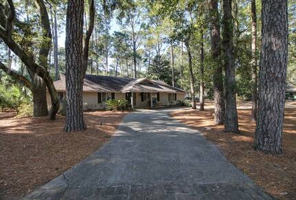 Luxury Ranch Home with a Pool + Hot Tub + Arcade - Hilton Head Island, South Carolina