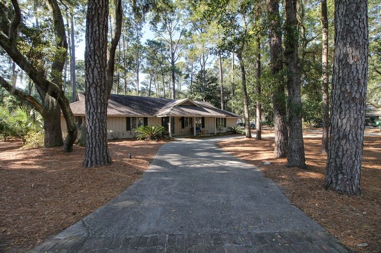 Luxury Ranch Home with a Pool + Hot Tub + Arcade - Hilton Head Island, South Carolina