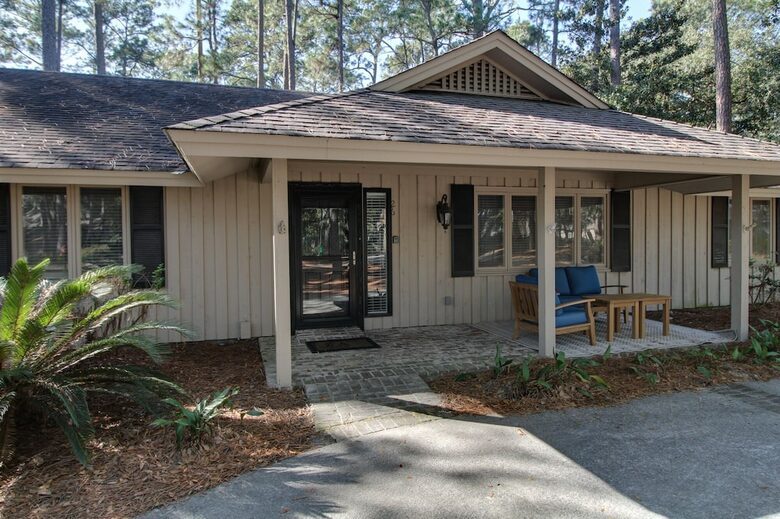 Luxury Ranch Home with a Pool + Hot Tub + Arcade - Hilton Head Island, South Carolina