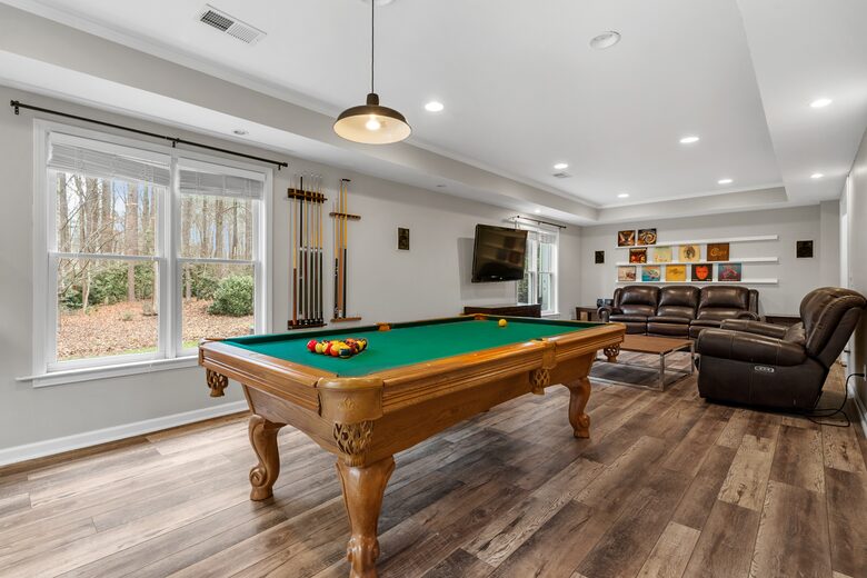 Private Woodstock Estate On 3 Acres - Woodstock, Georgia