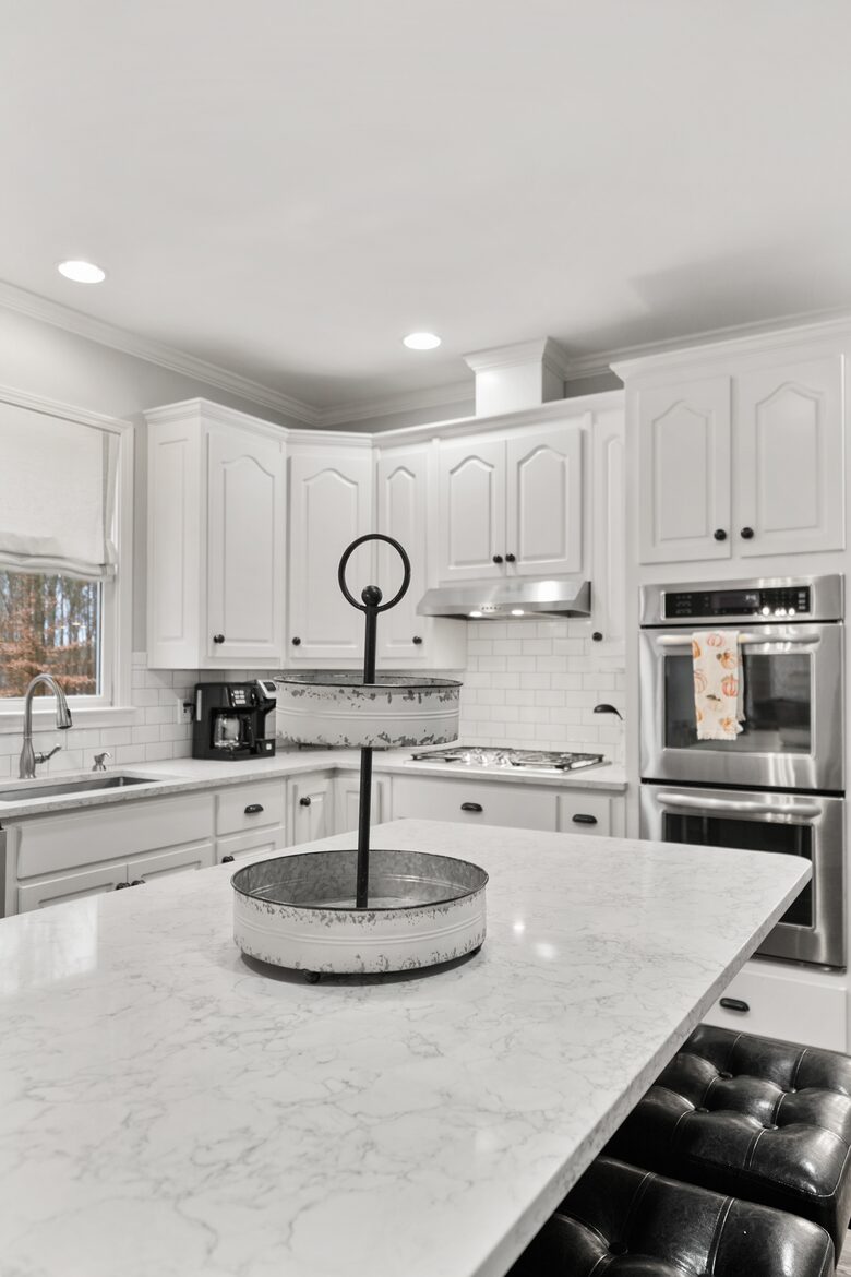 Private Woodstock Estate On 3 Acres - Woodstock, Georgia