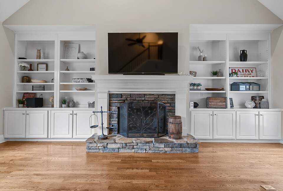 Private Woodstock Estate On 3 Acres - Woodstock, Georgia