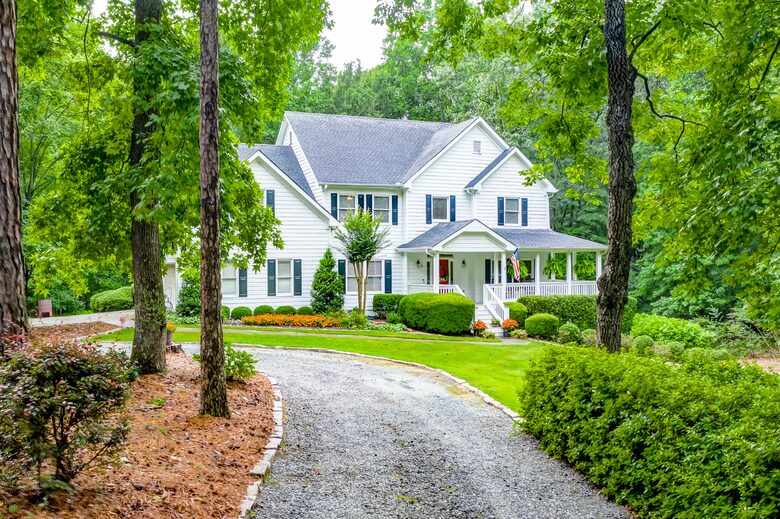 Private Woodstock Estate On 3 Acres - Woodstock, Georgia