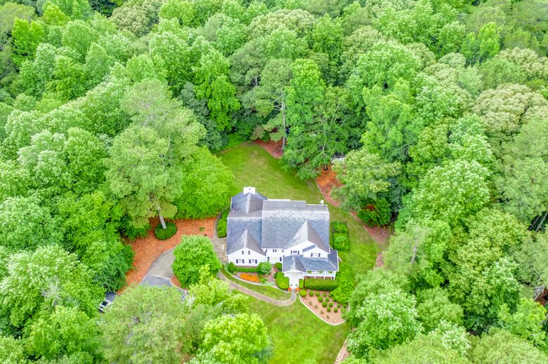 Private Woodstock Estate On 3 Acres - Woodstock, Georgia
