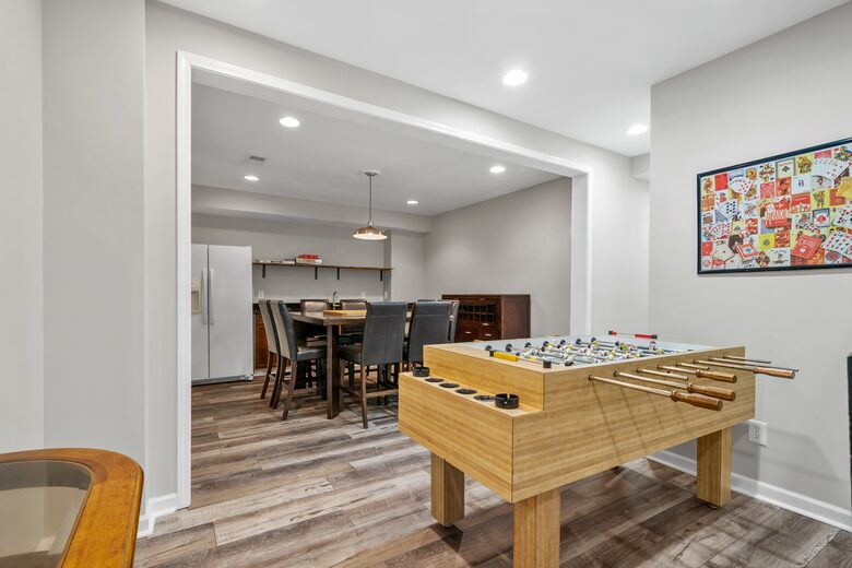 Private Woodstock Estate On 3 Acres - Woodstock, Georgia