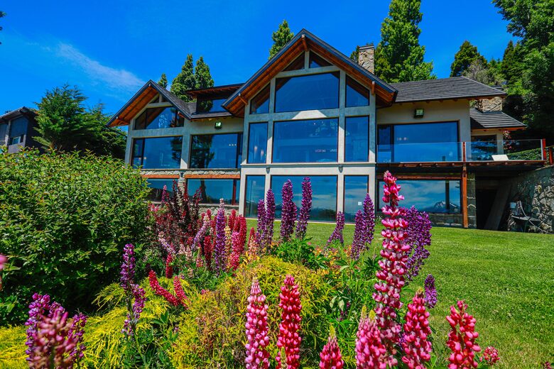Patagonia Luxury Lakefront Home - San Carlos de Bariloche, Argentina
